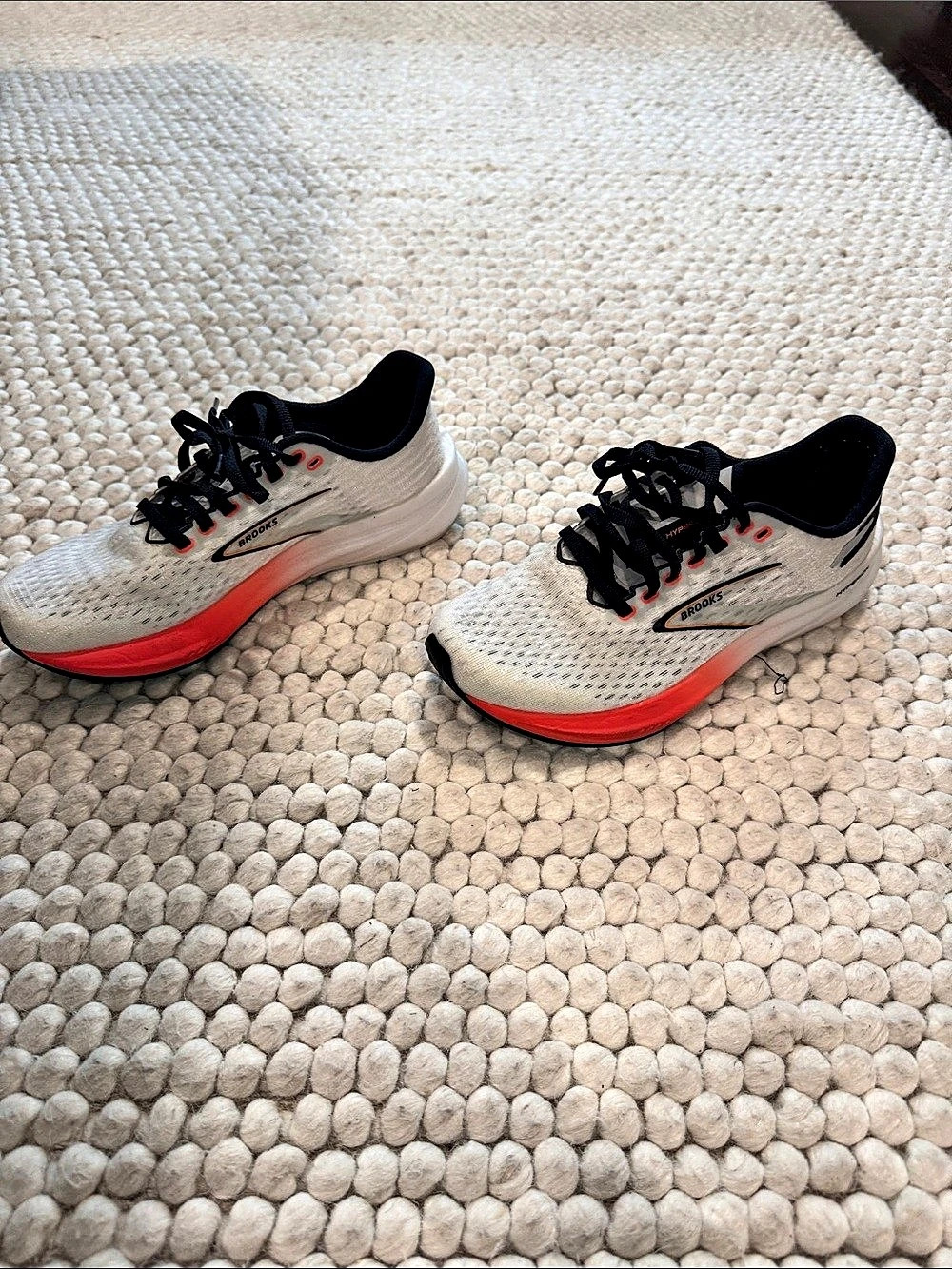Brooks Hyperion 2 Women's White & Red Athletic Shoes